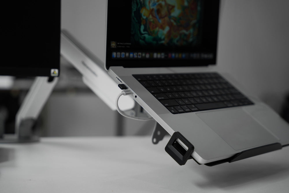 Giá treo laptop HyperWork LT03 - Khe tản nhiệt khoa học