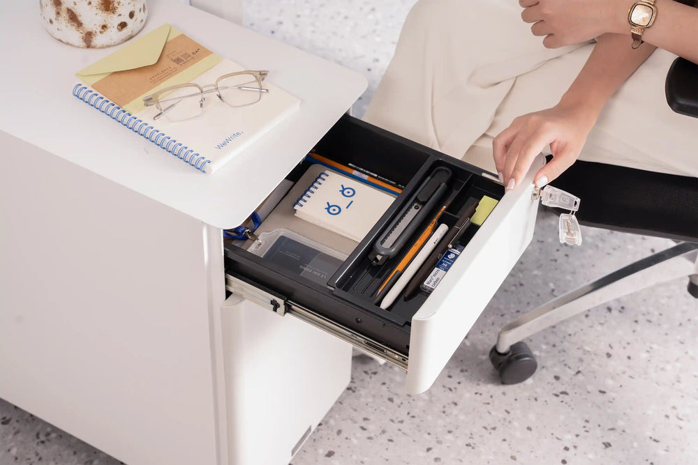 Tủ tài liệu thép di động HyperWork Ivy Slim MC02 - Tính năng khóa thông minh